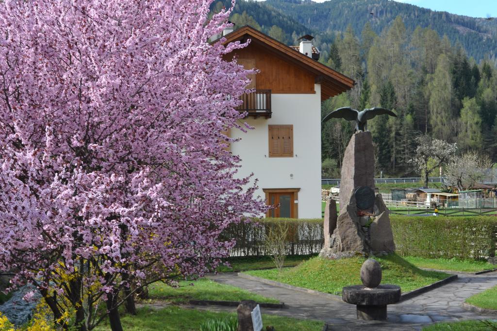 B&B La Tana Dell'Orso - Die Baerenhoehle Castello-Molina di Fiemme Dış mekan fotoğraf
